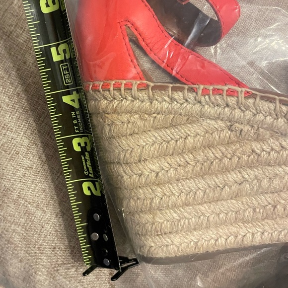 👡 Coral Red Leather Espadrilles Wedge Heels Silver Accents FRANCO SARTO - Picture 16 of 16